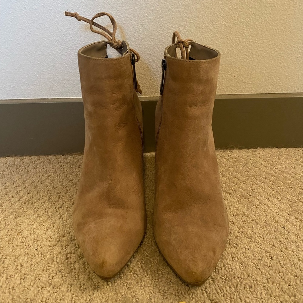 Blondo weatherproof suede neutral booties
